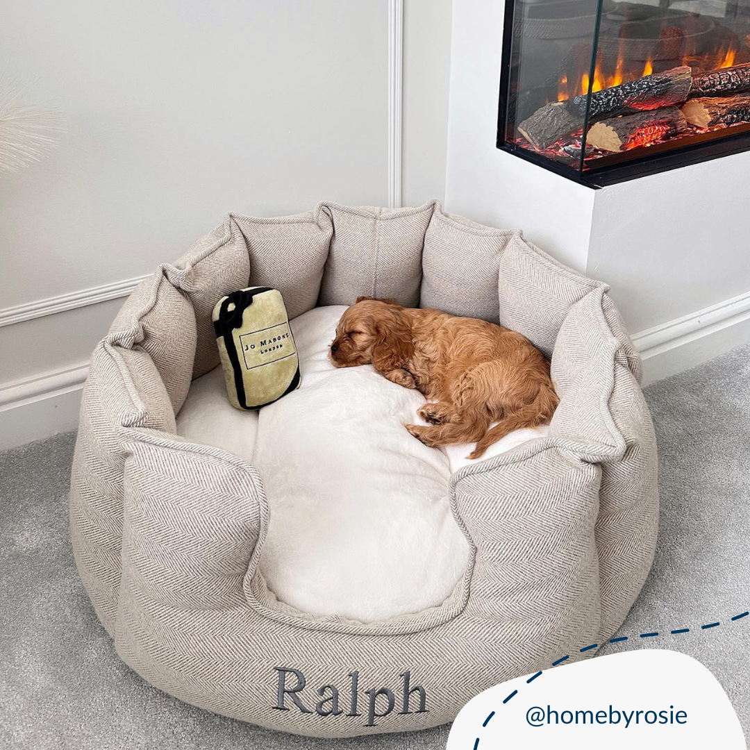 Discover Our Luxurious High Wall Bed For Dogs, Featuring inner pillow with plush teddy fleece on one side To Craft The Perfect Dogs Bed In Stunning Natural Herringbone Tweed! Available To Personalise Now at Lords & Labradors 