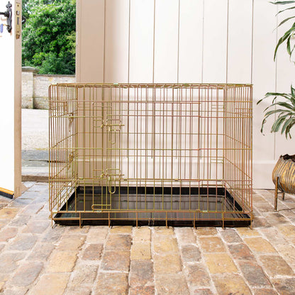 Discover the perfect deluxe heavy duty gold dog crate, featuring two doors for easy access and a removable tray for easy cleaning! The ideal choice to keep new puppies safe, made using pet safe galvanised steel! Available now in 5 sizes and three stunning colours at Lords & Labradors    