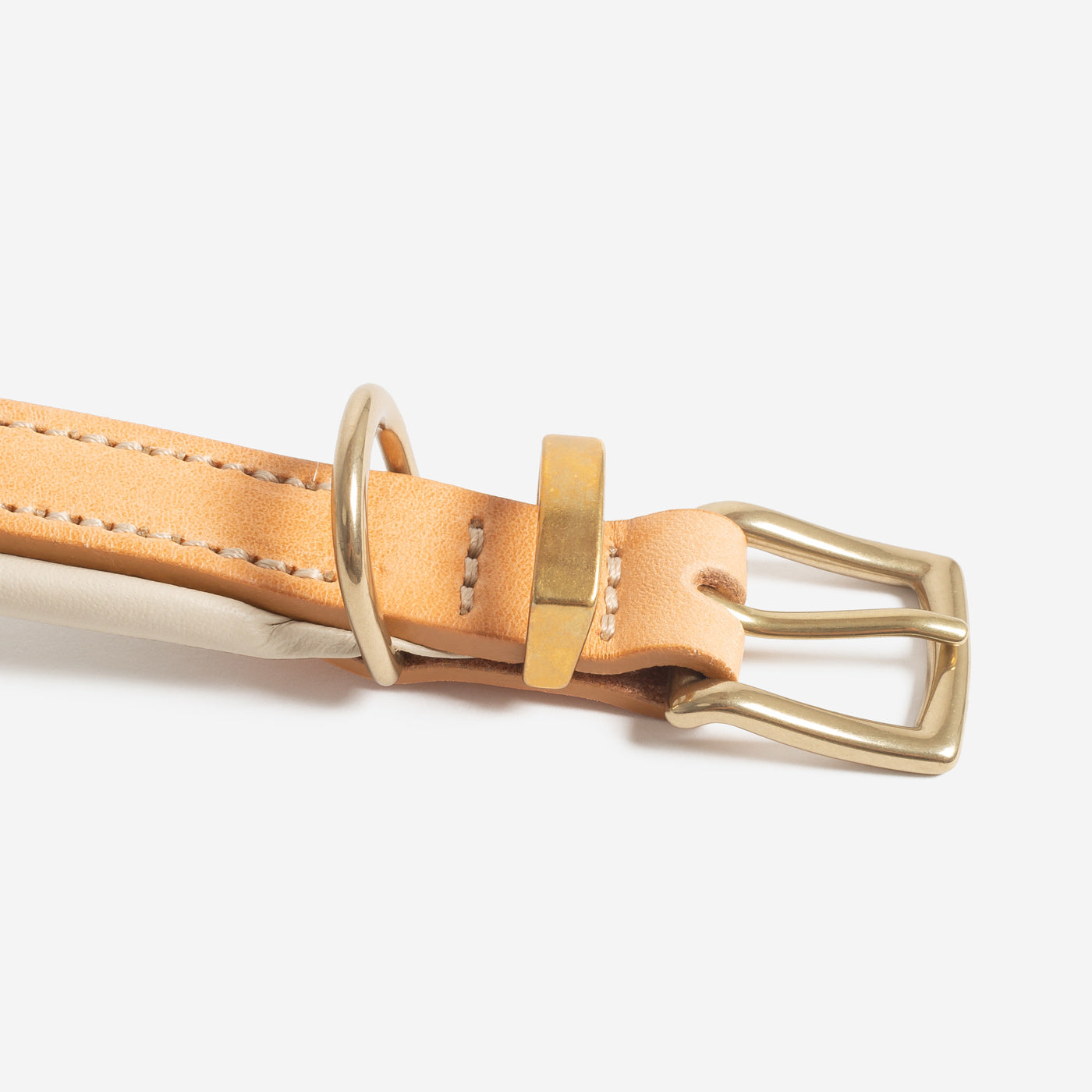 Discover dog walking luxury with our handcrafted Italian padded leather dog collar in Tan & Cream! The perfect collar for dogs available now at Lords & Labradors 