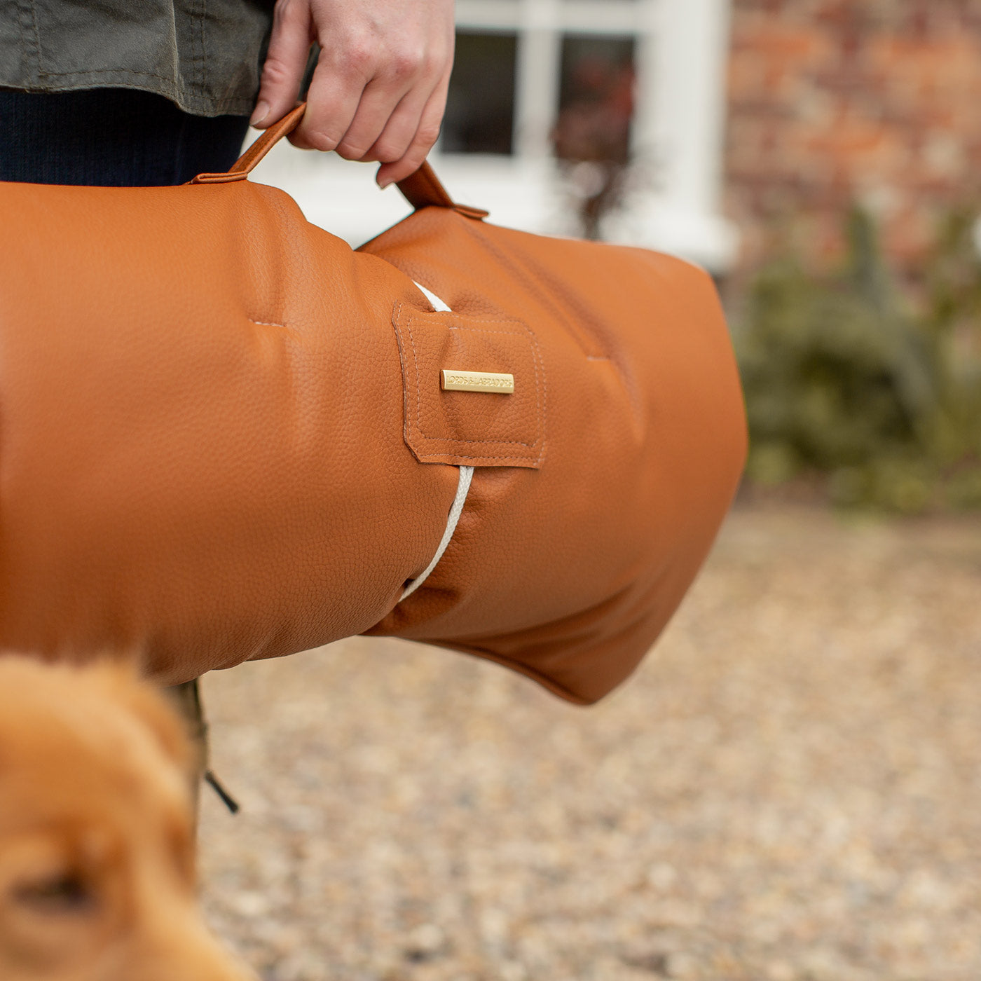 Embark on the perfect pet travel with our luxury Travel Mat in Essentials Rhino Ember. Featuring a Carry handle for on the move once Rolled up for easy storage, can be used as a seat cover, boot mat or travel bed! Available now at Lords & Labradors