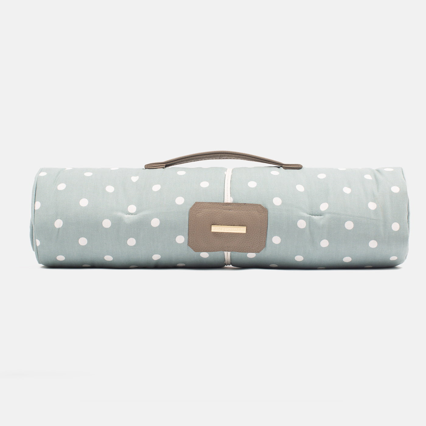 Embark on the perfect pet travel with our luxury Travel Mat in Essentials Duck Egg Spot. Featuring a Carry handle for on the move once Rolled up for easy storage, can be used as a seat cover, boot mat or travel bed! Available now at Lords & Labradors