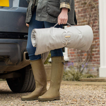 Embark on the perfect pet travel with our luxury Travel Mat in Rhino Granite. Featuring a Carry handle for on the move once Rolled up for easy storage, can be used as a seat cover, boot mat or travel bed! Available now at Lords & Labradors