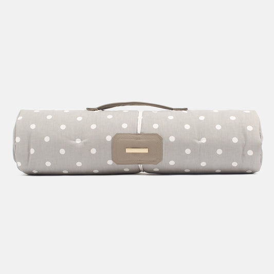 Embark on the perfect pet travel with our luxury Travel Mat in Grey Spot. Featuring a Carry handle for on the move once Rolled up for easy storage, can be used as a seat cover, boot mat or travel bed! Available now at Lords & Labradors