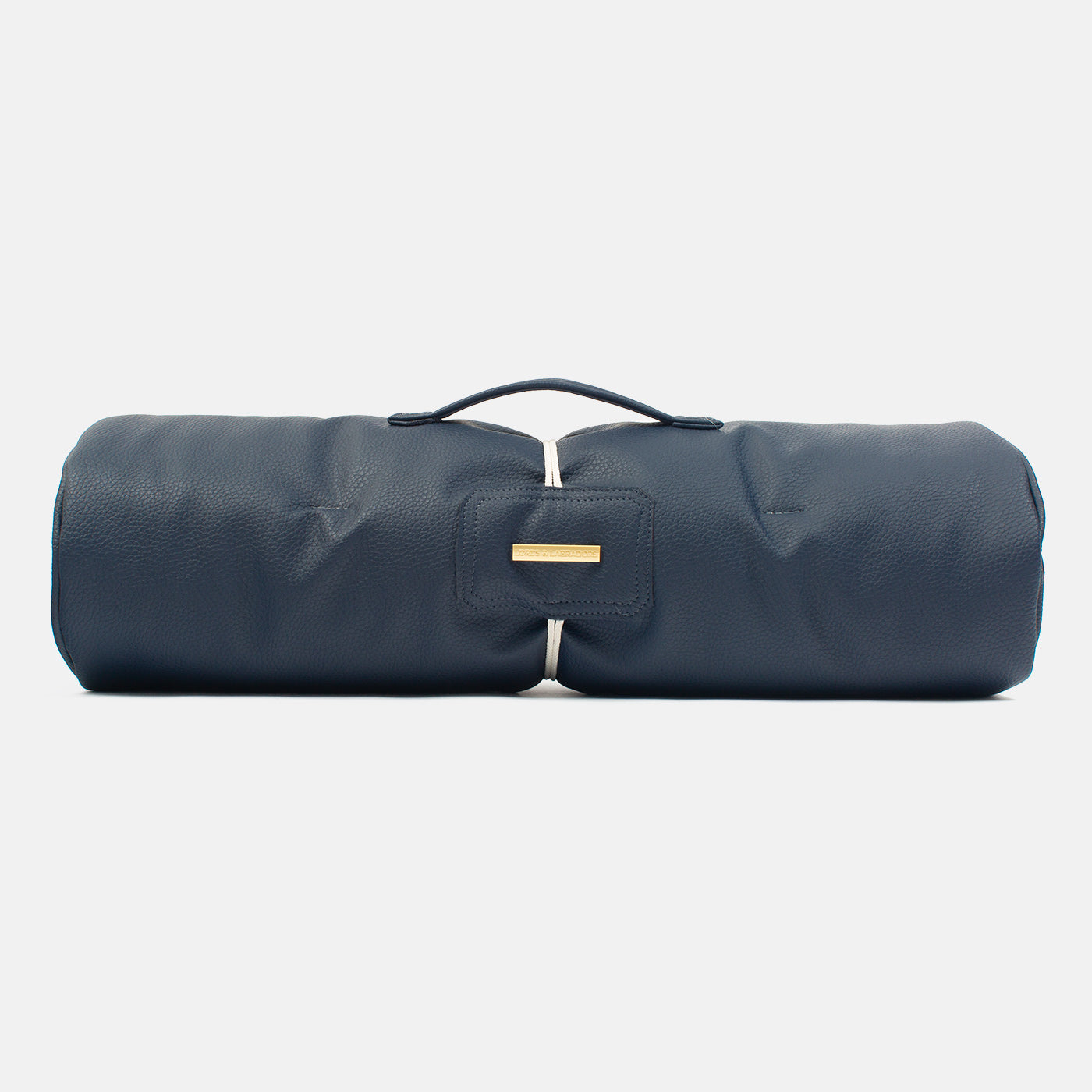 Embark on the perfect pet travel with our luxury Travel Mat in Rhino Pacific. Featuring a Carry handle for on the move once Rolled up for easy storage, can be used as a seat cover, boot mat or travel bed! Available now at Lords & Labradors