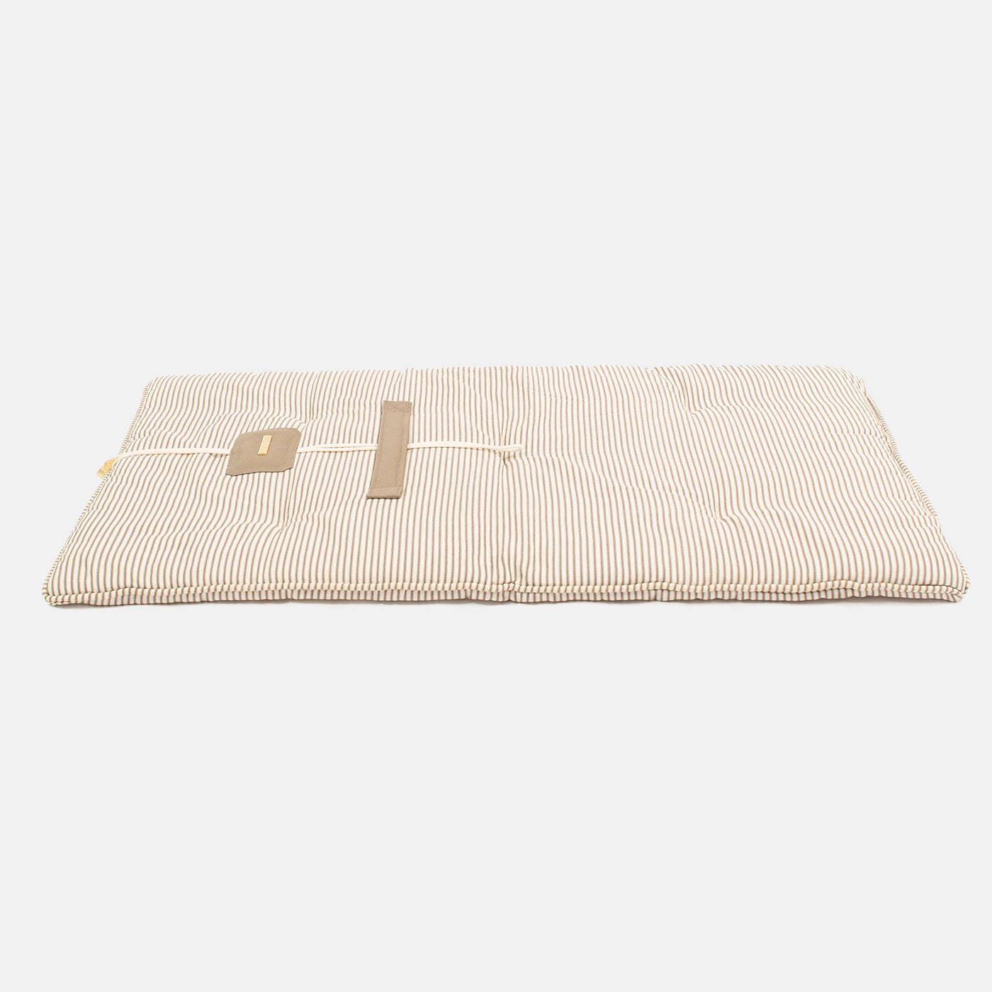 Embark on the perfect pet travel with our luxury Travel Mat in Regency Stripe. Featuring a Carry handle for on the move once Rolled up for easy storage, can be used as a seat cover, boot mat or travel bed! Available now at Lords & Labradors