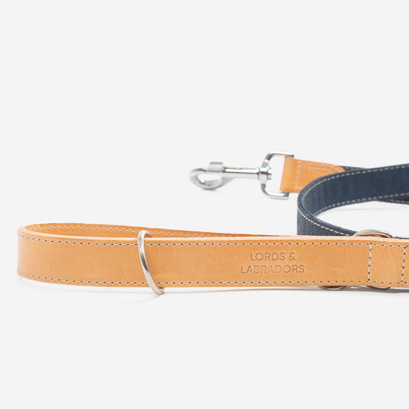 Discover dog walking luxury with our handcrafted Italian dog lead in beautiful essentials twill navy denim with denim blue fabric! The perfect lead for dogs available now at Lords & Labradors 