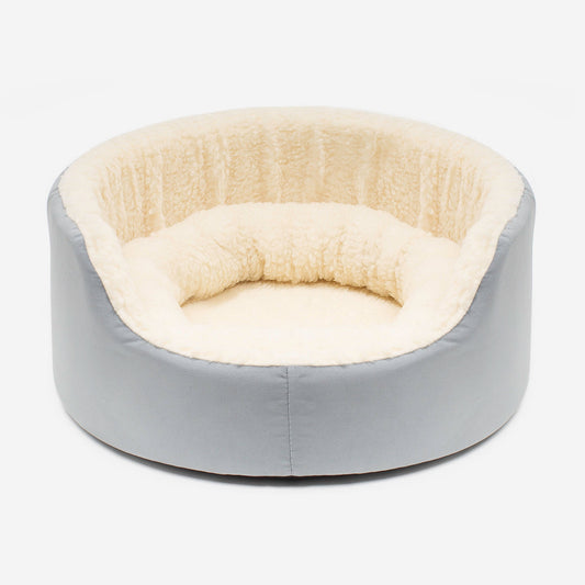 Discover our luxurious dog bed perfect for puppy growing! Crafted from plush sherpa, faux suede outer and complete with soft foam inner to present the ideal dog bed for puppies to grow! Available now at Lords & Labradors    