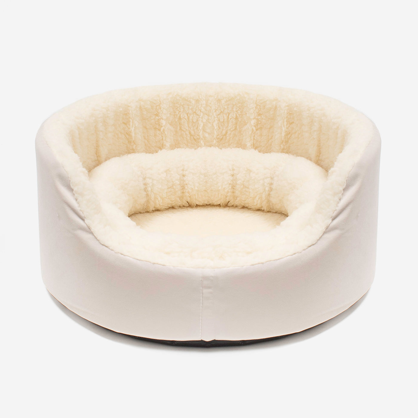  Grow With me Puppy Oval Bed, Crafted From Plush Sherpa Fleece & Suede Outer, Complete With Foam Inner For The Perfect Bed For Your Dog! Available Now at Lords & Labradors