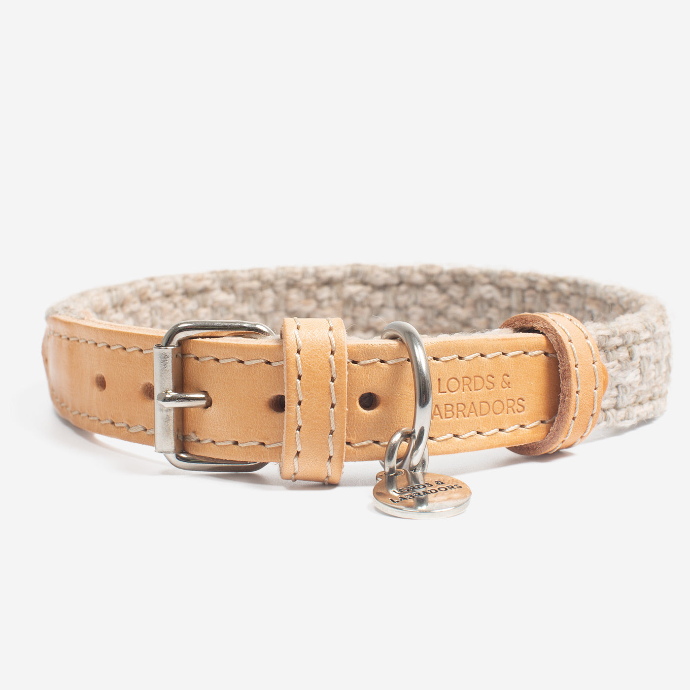 Discover dog walking luxury with our handcrafted Italian dog collar in beautiful sandstone with woven sand fabric! The perfect collar for dogs available now at Lords & Labradors    