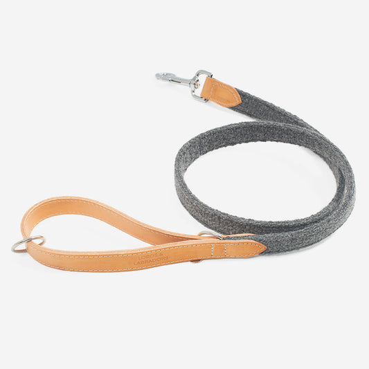 Discover dog walking luxury with our handcrafted Italian Herdwick dog lead in beautiful graphite with woven dark grey fabric! The perfect lead for dogs available now at Lords & Labradors 