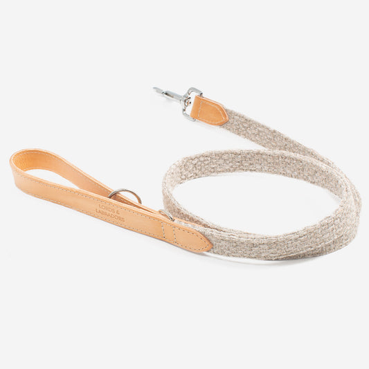 Discover dog walking luxury with our handcrafted Italian Herdwick dog lead in beautiful Sandstone with woven natural sandstone fabric! The perfect lead for dogs available now at Lords & Labradors    