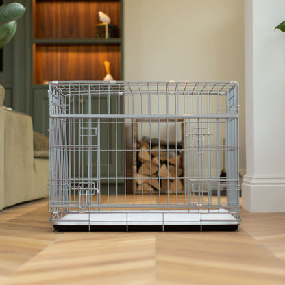 Discover the perfect deluxe heavy duty silver dog crate, featuring two doors for easy access and a removable tray for easy cleaning! The ideal choice to keep new puppies safe, made using pet safe galvanised steel! Available now in 3 sizes at Lords & Labradors