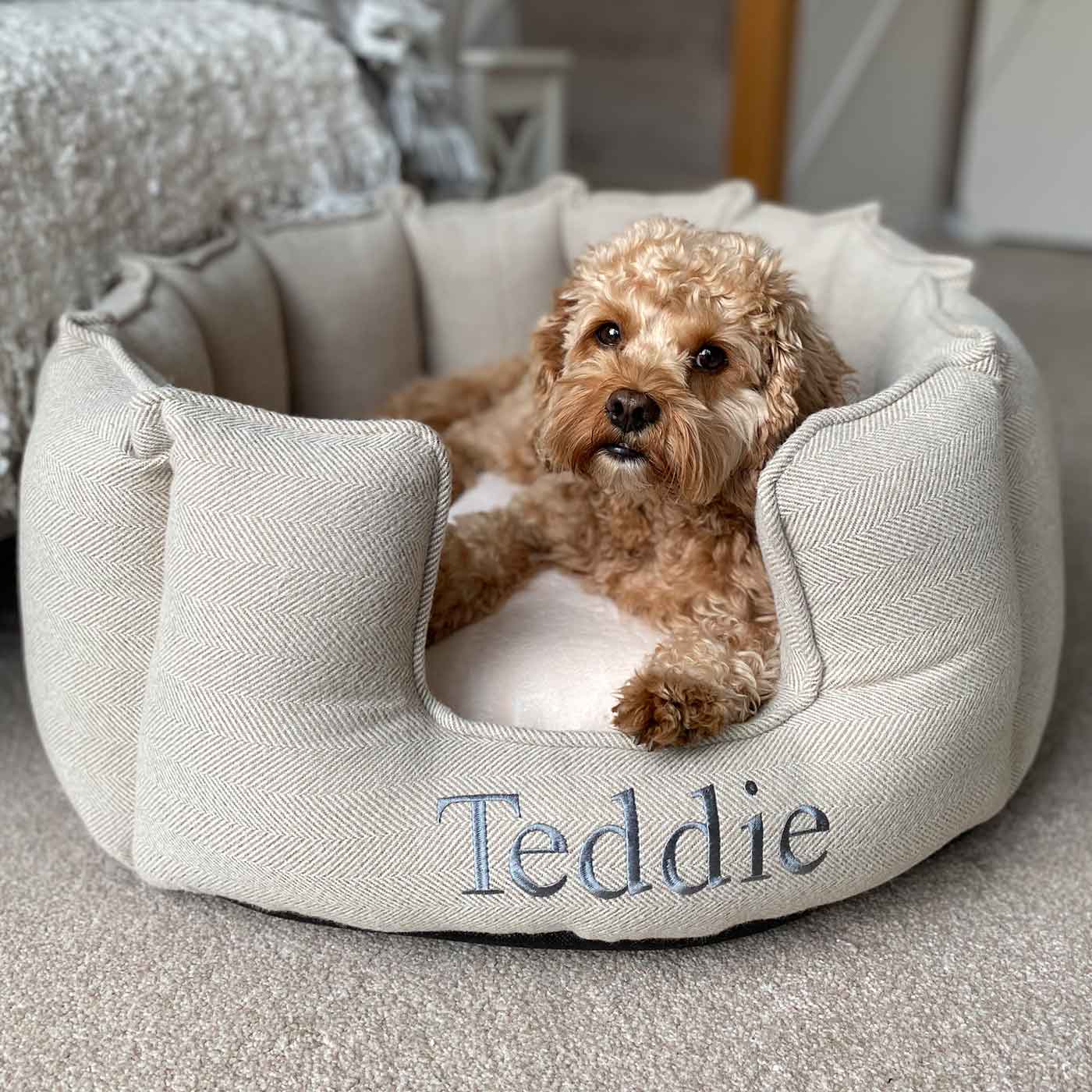 Discover Our Luxurious High Wall Bed For Dogs, Featuring inner pillow with plush teddy fleece on one side To Craft The Perfect Dogs Bed In Stunning Natural Herringbone Tweed! Available To Personalise Now at Lords & Labradors 